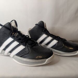 NIB Adidas Commander TD K Kids Size 6.5 Basketball Shoes